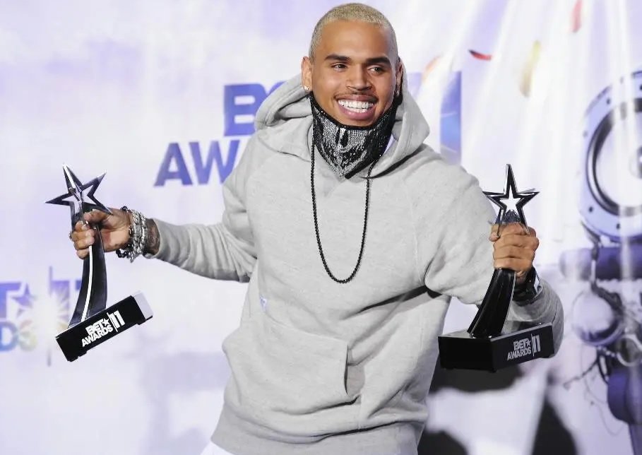 chris brown height
